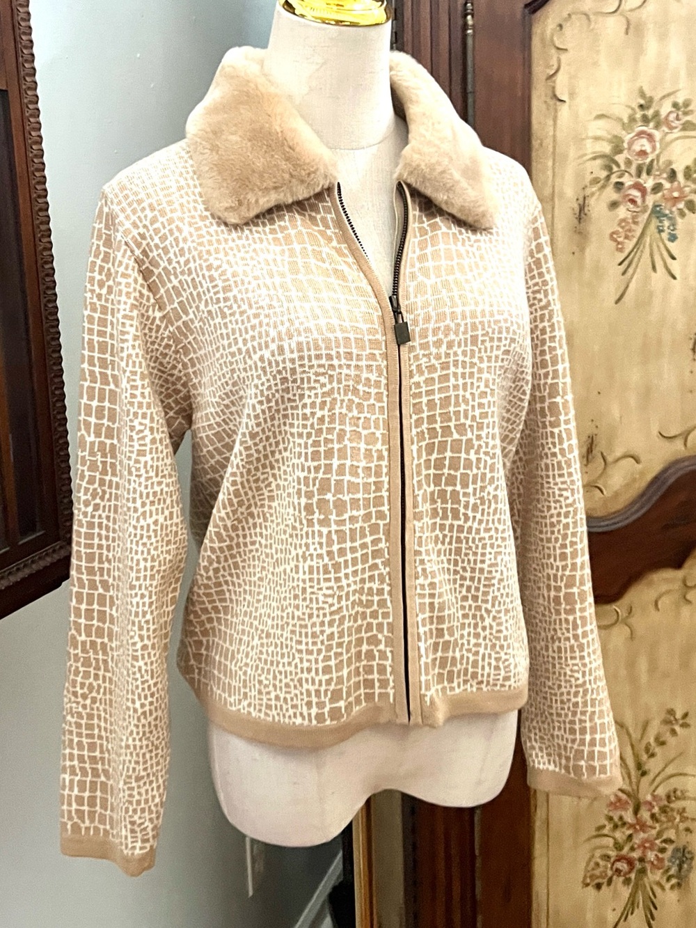 VTG Liz Claiborne LizSport Faux Fur Collar Knit Zip Jacket Made Hong Kong Size S - Picture 2 of 10